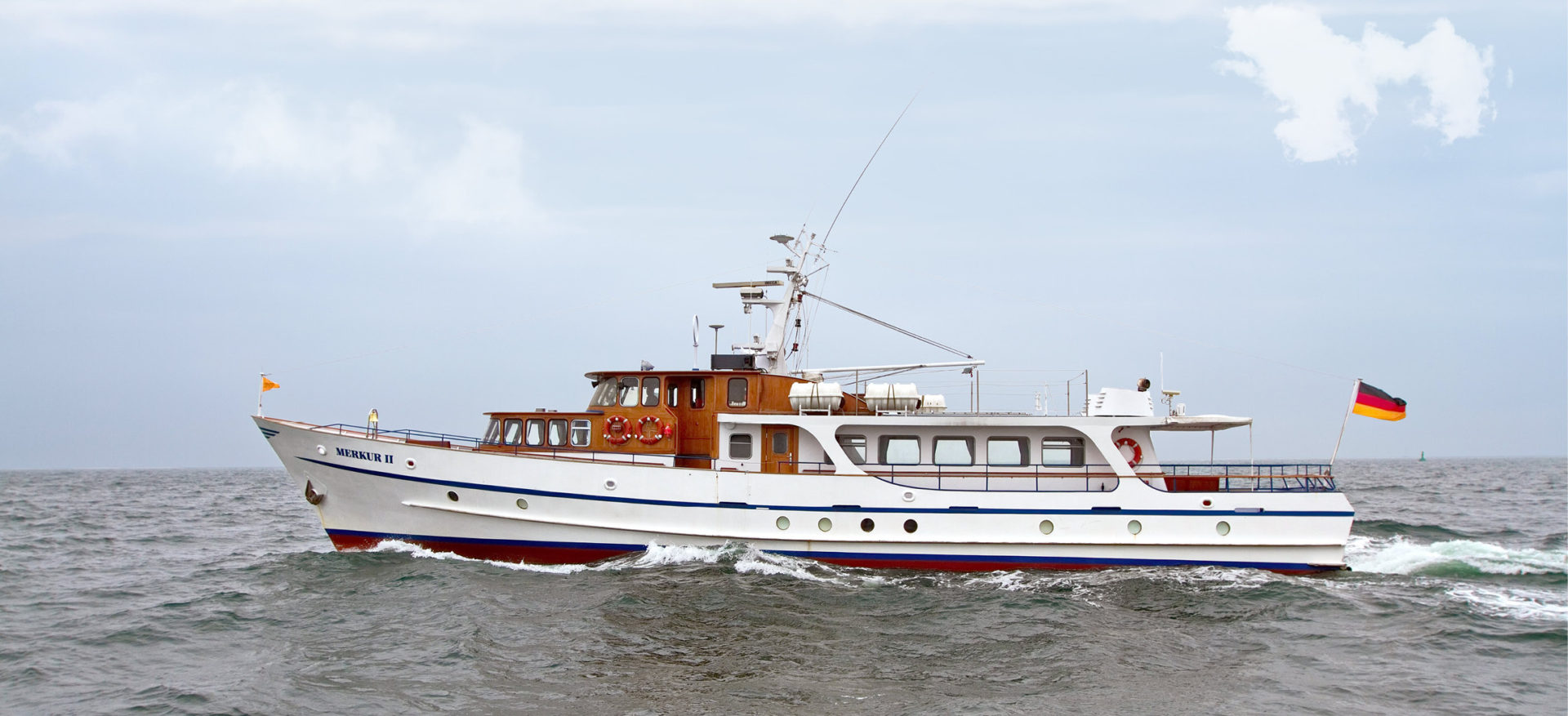 MS Merkur II ©RIBBooten